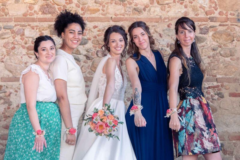 photo d'un groupe de filles lors d'un mariage